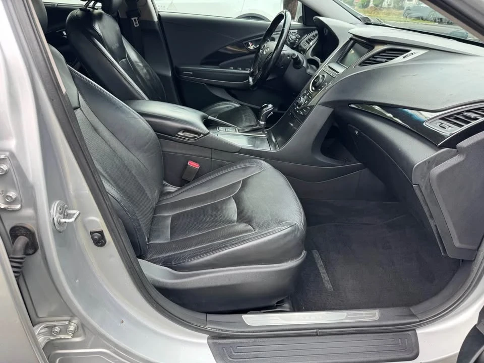 2012 Hyundai Azera - Image 8 of 9