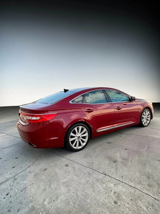 2012 Hyundai Azera - Image 4 of 10