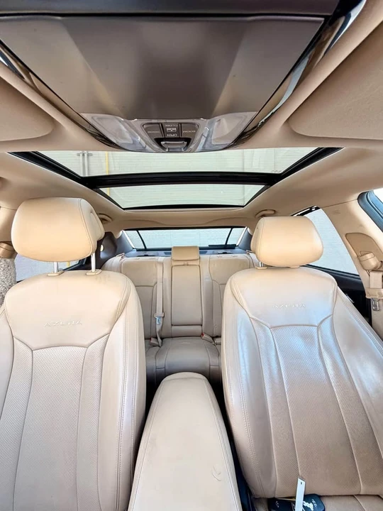 2012 Hyundai Azera - Image 9 of 10
