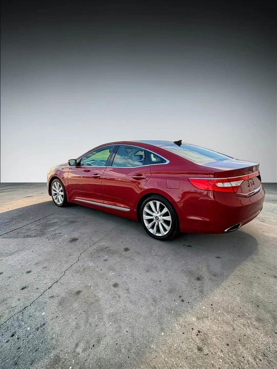 2012 Hyundai Azera - Image 2 of 10