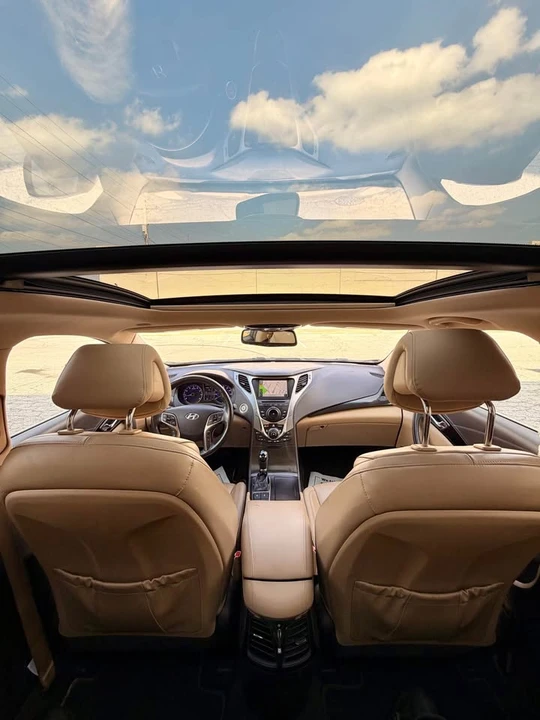 2012 Hyundai Azera - Image 8 of 10