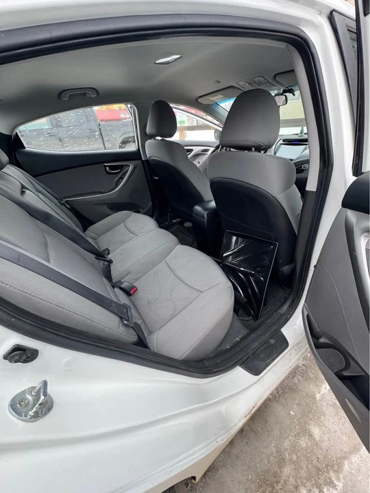 2012 Hyundai Elantra - Image 5 of 10