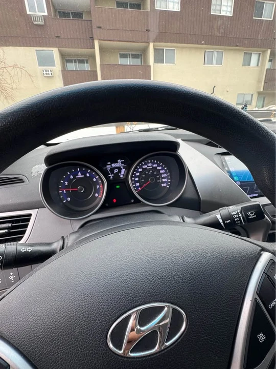 2012 Hyundai Elantra - Image 9 of 10
