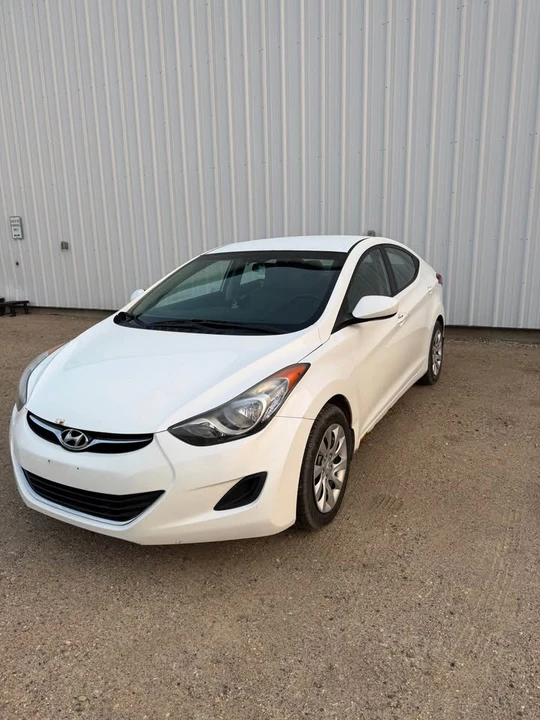2012 Hyundai Elantra - Image 3 of 10