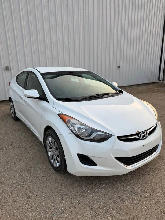 2012 Hyundai Elantra - Image 2 of 10