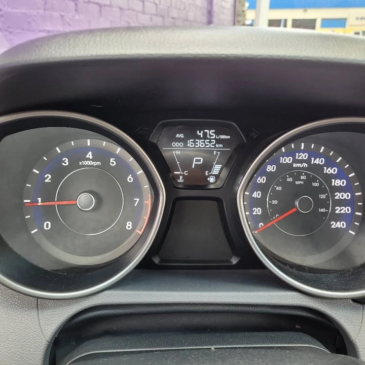 2012 Hyundai Elantra - Image 8 of 11