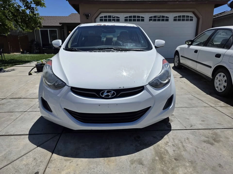 2012 Hyundai Elantra - Image 9 of 10
