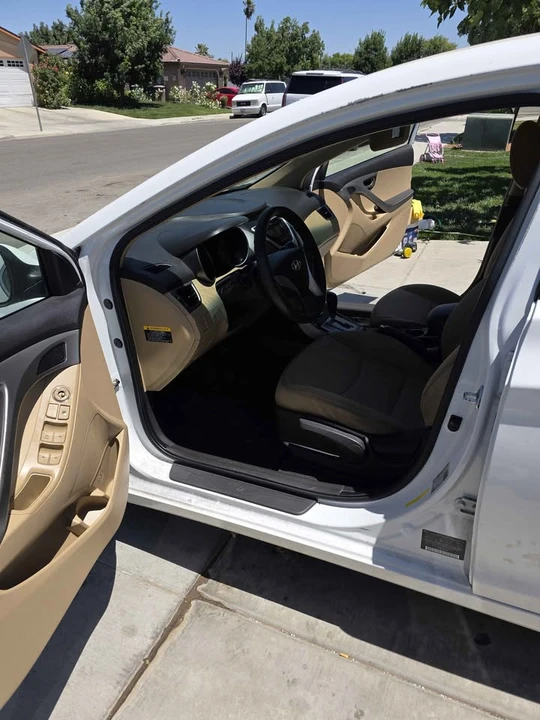 2012 Hyundai Elantra - Image 6 of 10