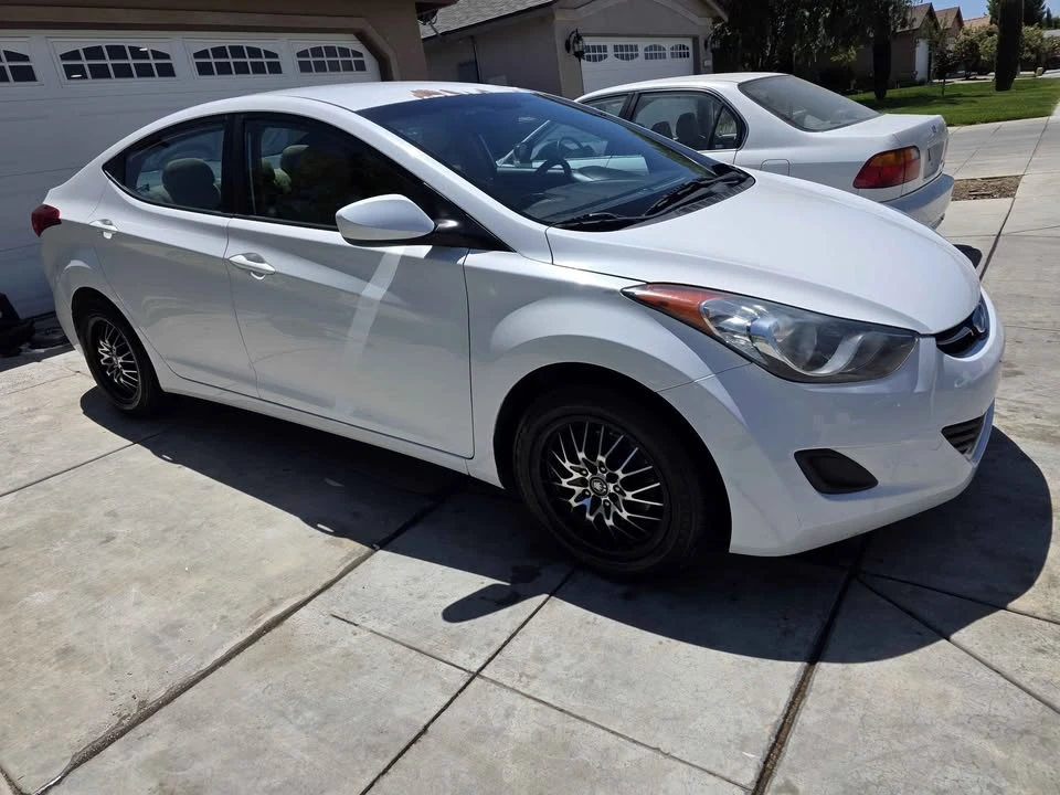 2012 Hyundai Elantra - Image 7 of 10