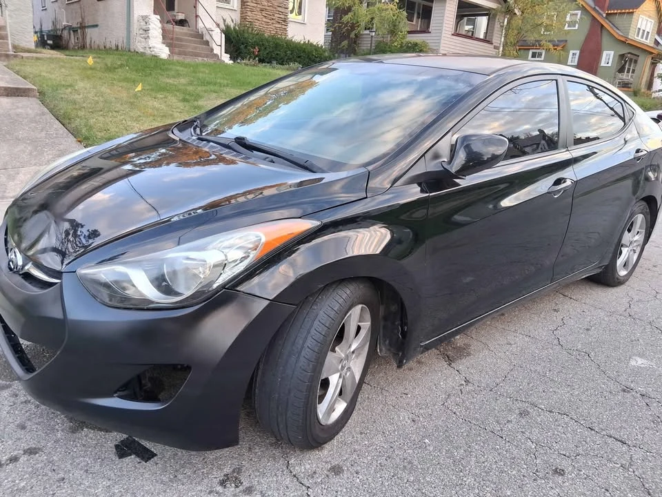 2012 Hyundai Elantra - Image 10 of 17