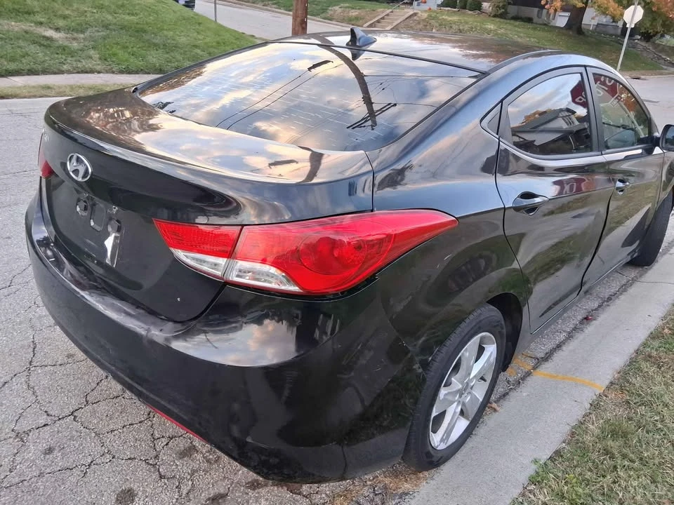 2012 Hyundai Elantra - Image 14 of 17