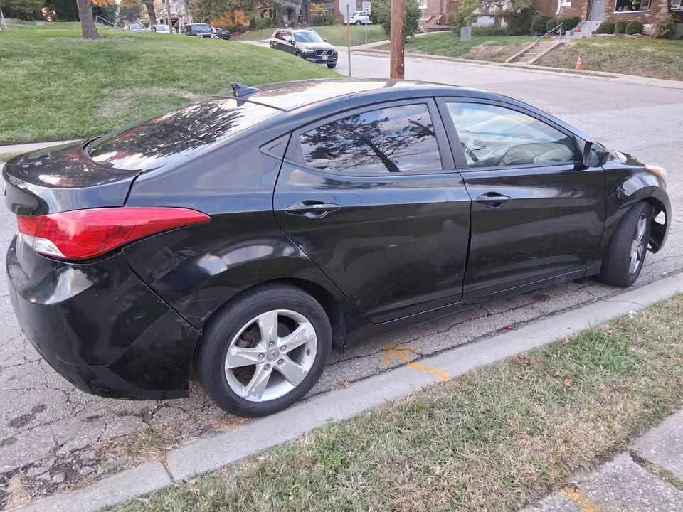 2012 Hyundai Elantra - Image 7 of 17