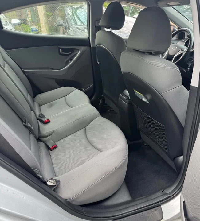 2012 Hyundai Elantra - Image 5 of 6