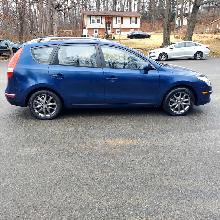 2012 Hyundai Elantra - Image 5 of 17