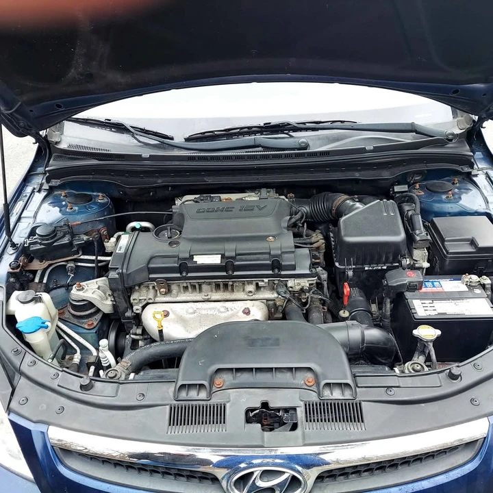 2012 Hyundai Elantra - Image 12 of 17