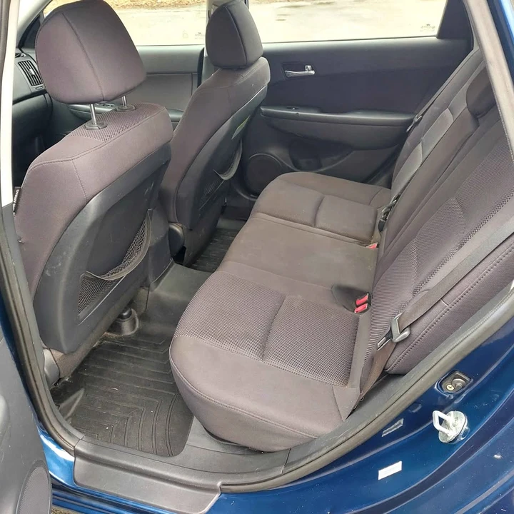 2012 Hyundai Elantra - Image 8 of 17