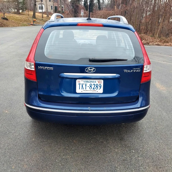 2012 Hyundai Elantra - Image 3 of 17