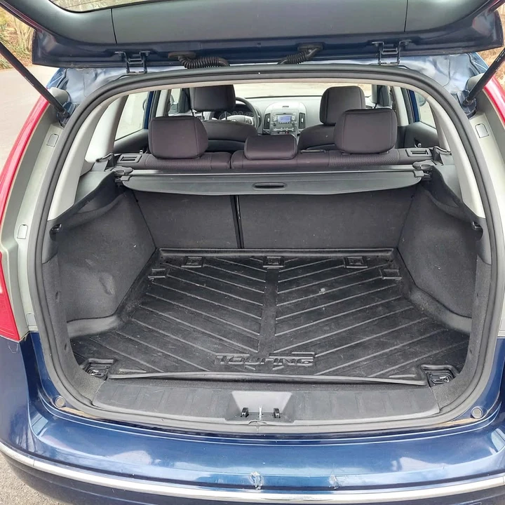 2012 Hyundai Elantra - Image 9 of 17