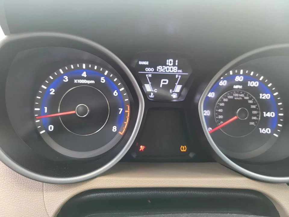 2012 Hyundai Elantra - Image 17 of 17