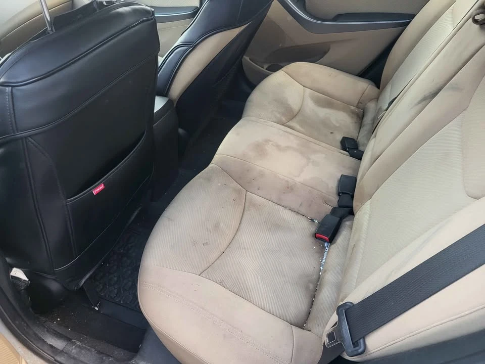 2012 Hyundai Elantra - Image 15 of 17