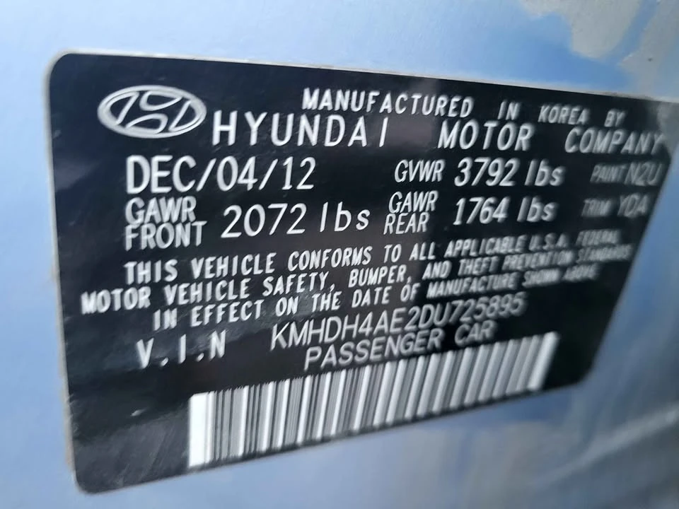2012 Hyundai Elantra - Image 10 of 17