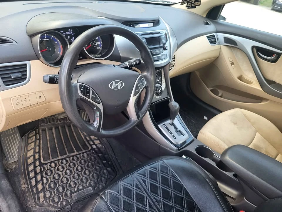 2012 Hyundai Elantra - Image 12 of 17