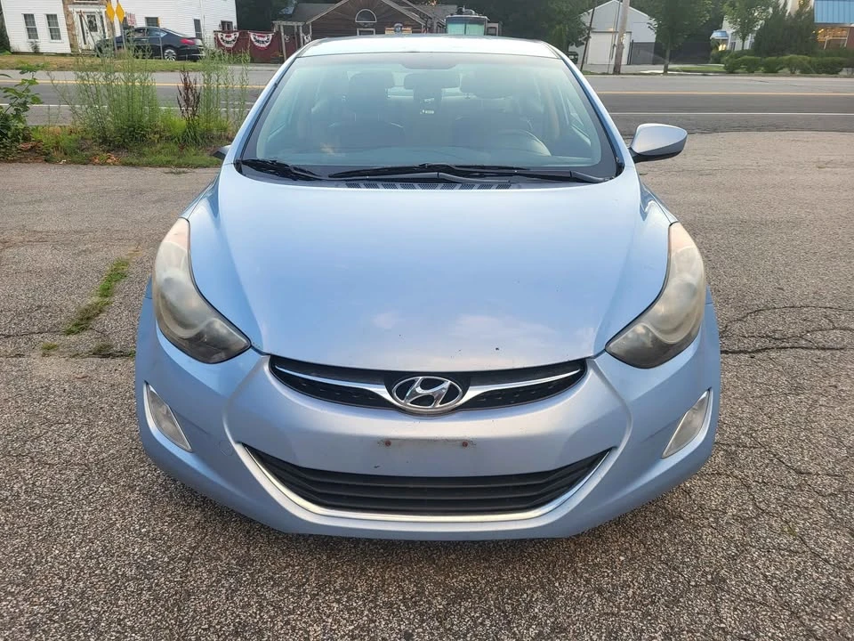 2012 Hyundai Elantra - Image 3 of 17
