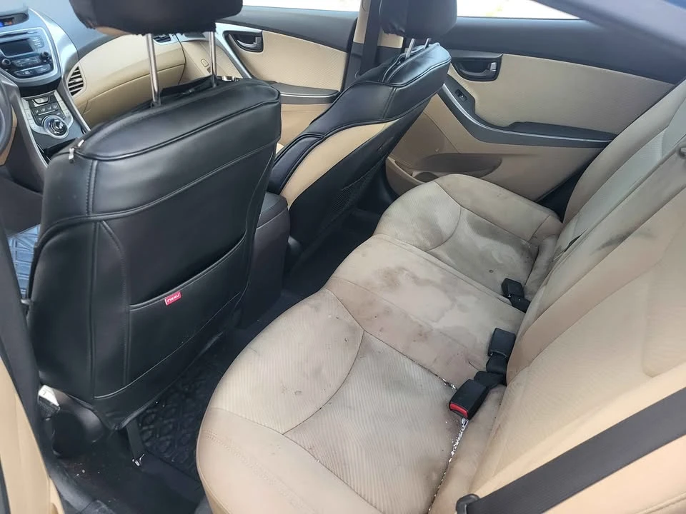2012 Hyundai Elantra - Image 11 of 17