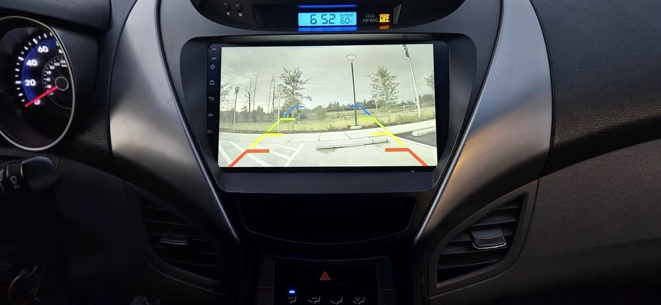 2012 Hyundai Elantra - Image 13 of 17