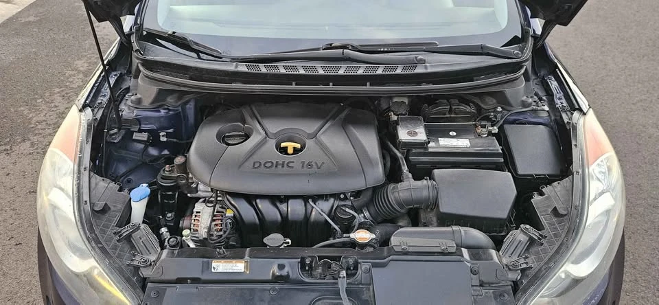 2012 Hyundai Elantra - Image 9 of 17