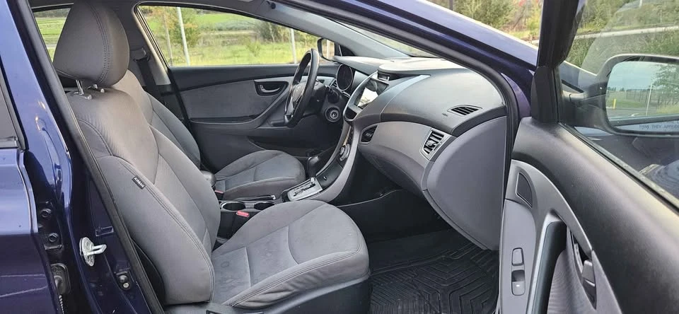 2012 Hyundai Elantra - Image 16 of 17