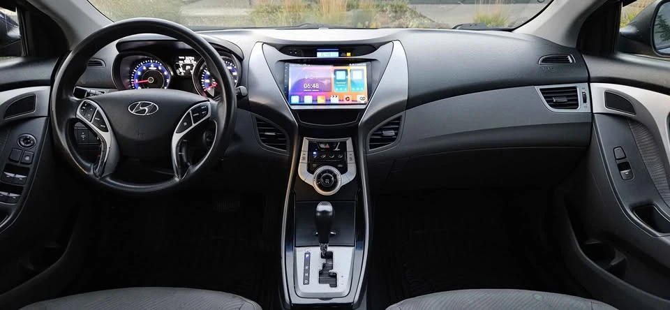 2012 Hyundai Elantra - Image 11 of 17