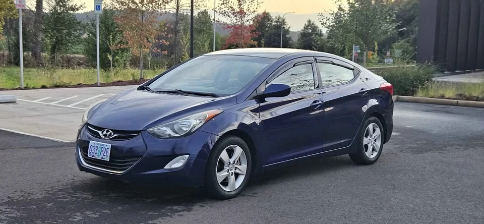 2012 Hyundai Elantra - Image 6 of 17