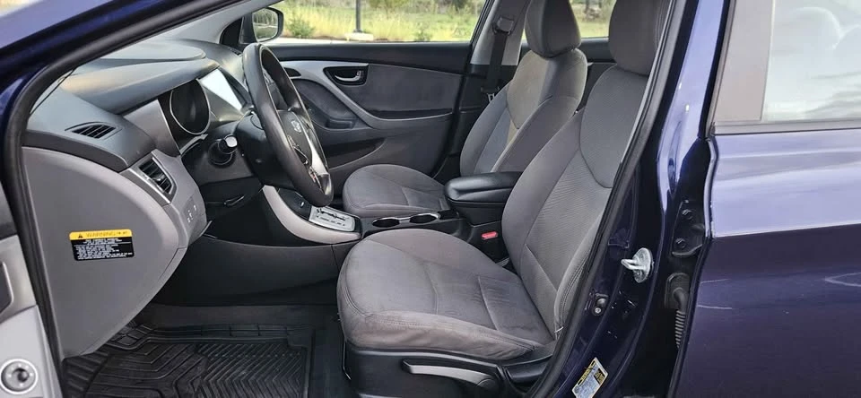 2012 Hyundai Elantra - Image 14 of 17