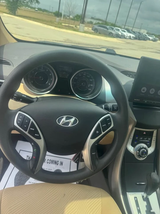 2012 Hyundai Elantra - Image 7 of 11