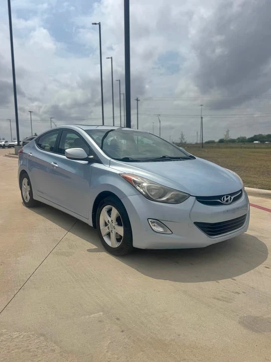 2012 Hyundai Elantra - Image 2 of 11