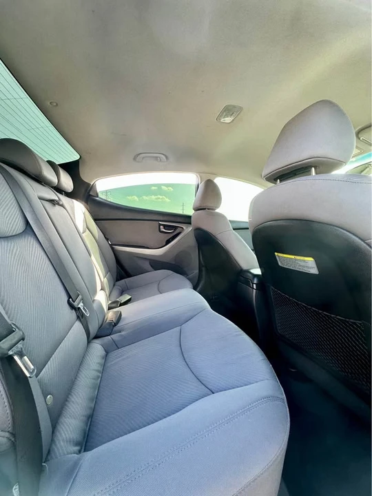 2012 Hyundai Elantra - Image 6 of 8