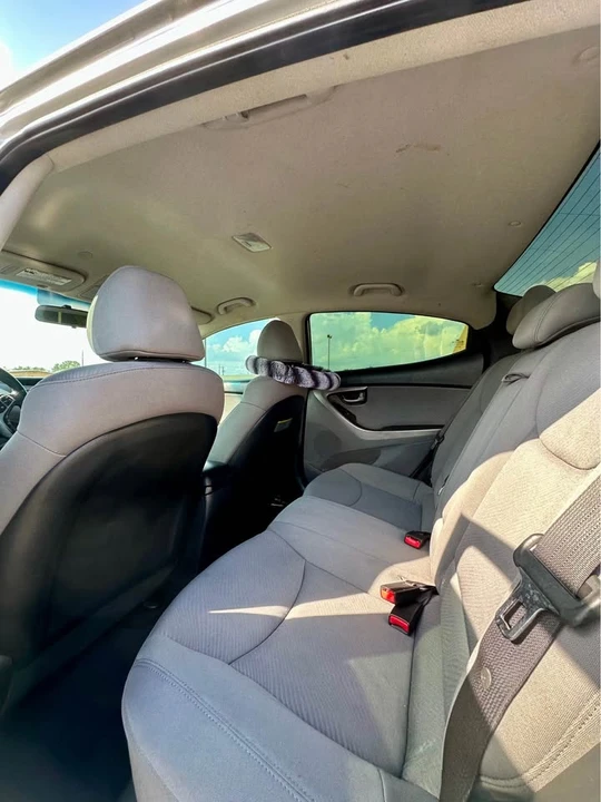 2012 Hyundai Elantra - Image 5 of 8