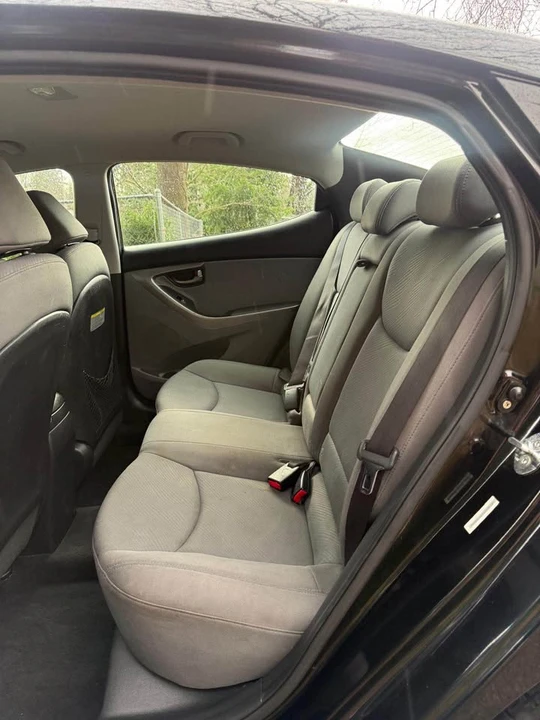 2012 Hyundai Elantra - Image 5 of 12