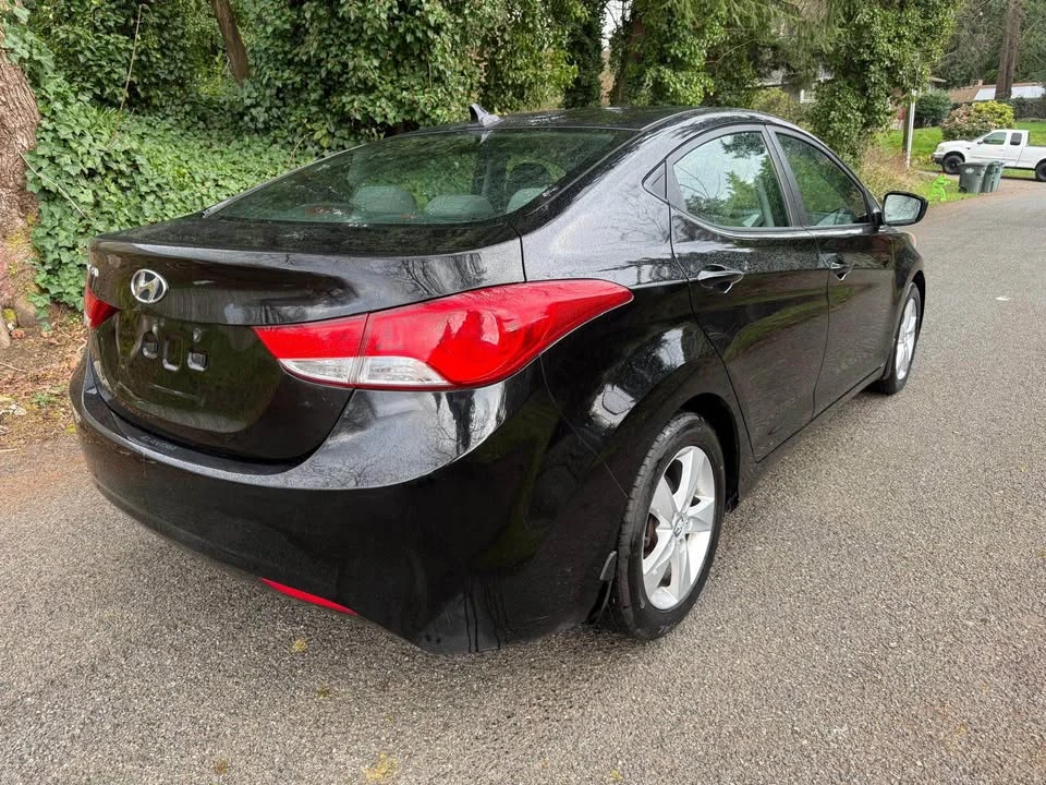 2012 Hyundai Elantra - Image 3 of 12
