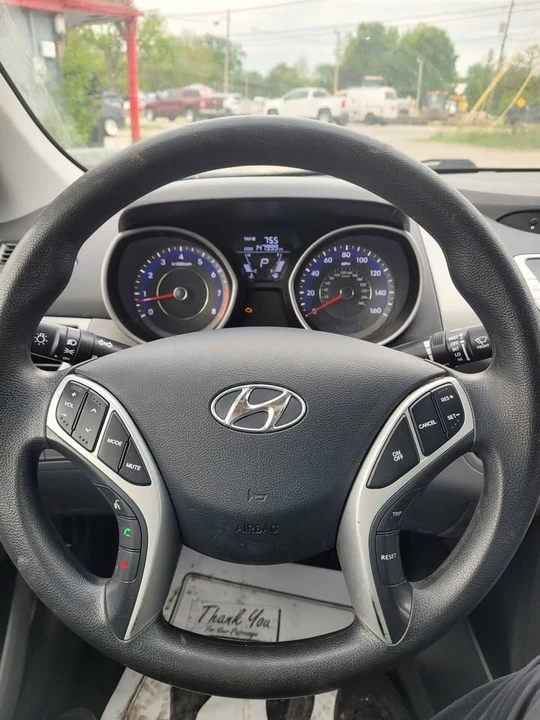 2012 Hyundai Elantra - Image 12 of 13