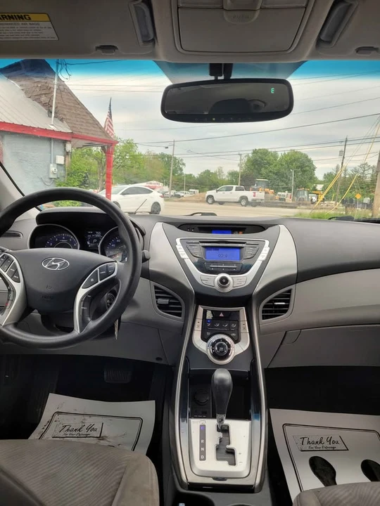 2012 Hyundai Elantra - Image 9 of 13