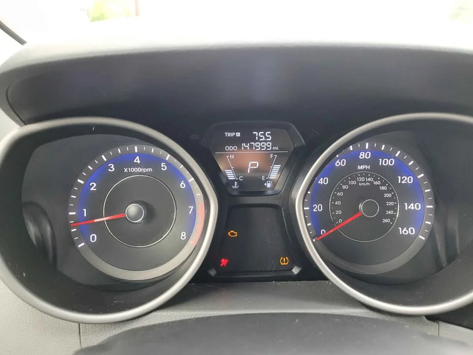 2012 Hyundai Elantra - Image 11 of 13