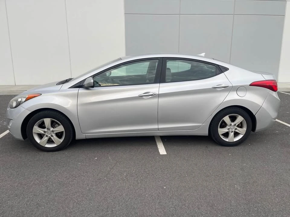 2012 Hyundai Elantra - Image 2 of 15