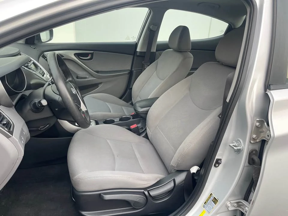 2012 Hyundai Elantra - Image 9 of 15