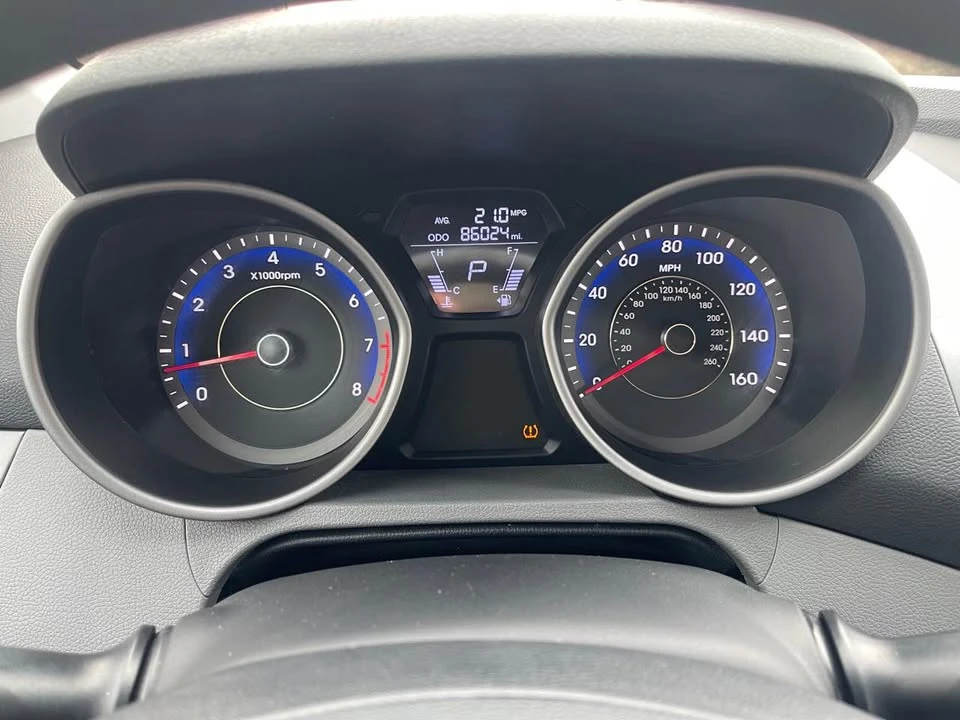 2012 Hyundai Elantra - Image 12 of 15
