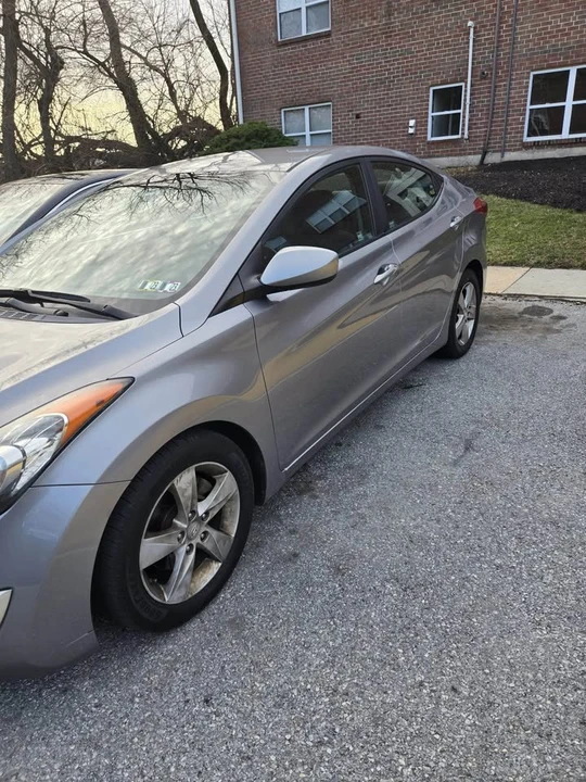 2012 Hyundai Elantra - Image 3 of 8