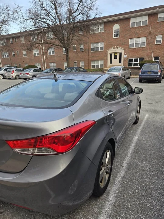 2012 Hyundai Elantra - Image 5 of 8