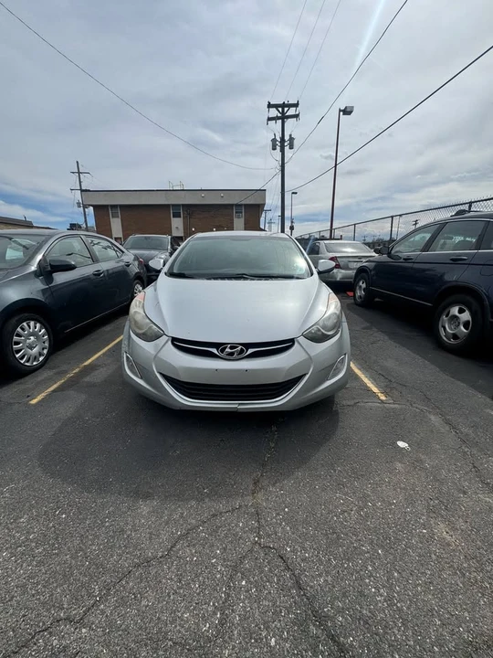 2012 Hyundai Elantra - Image 3 of 8