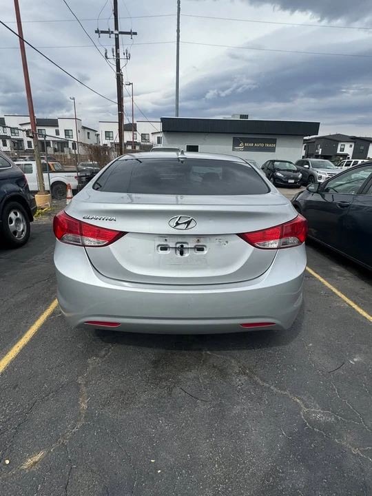 2012 Hyundai Elantra - Image 6 of 8